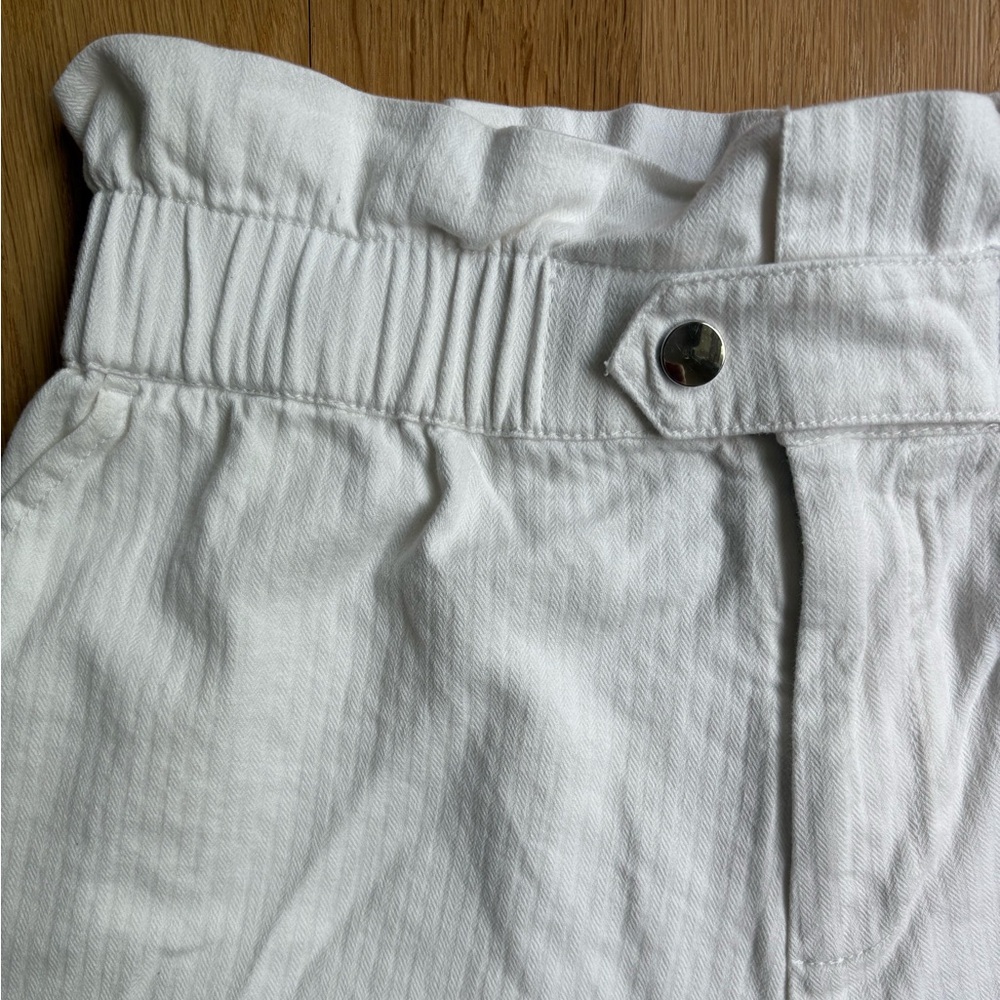 ANTHROPOLOGIE White High Rise Shorts - size small - Picture 3 of 8